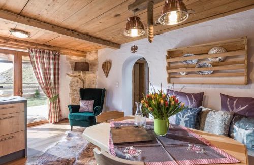 Kirchberg in Tirol Ski Chalet | Discover Chalet Hüttenzauber: Oceanfront Pet-Friendly Retreat
