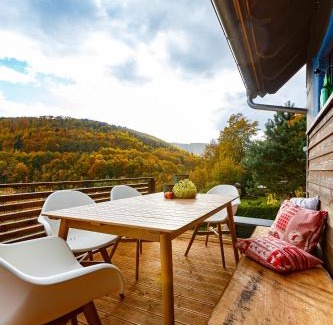 Zella-Mehlis Ski Chalet | Beautiful Chalet Hüttenzauber: Oceanfront & Pet Friendly
