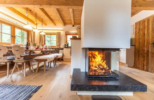 Fieberbrunn Ski Chalet | Explore Haberlhütte: Family-Friendly Retreat with Top Ratings