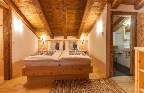 Fieberbrunn Ski Chalet | Explore Haberlhütte: Family-Friendly Retreat with Top Ratings