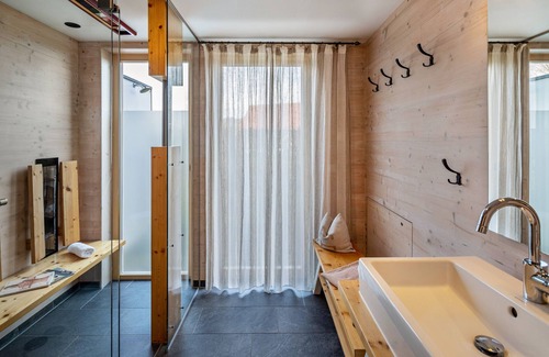 Mulverstedt Ski Chalet | Chalet 'Hainichhöfe 2' - Relaxing Getaway with Garden