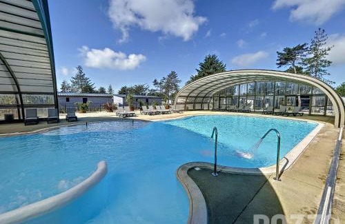 Jullouville Ski Chalet | Elegant Chalet with Heated Pool Near Jullouville Beach