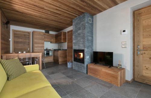 Valdisotto Apartment | Chalet Heidi: Guest Rated 9.4, Pet-Friendly & Family-Oriented