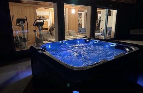 Idrija Villa | Experience Chalet HerMes arT: Oceanfront Bliss Awaits