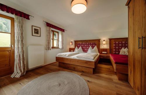 Sankt Veit im Pongau Ski Chalet | Pet Friendly Chalet Hinterweiding Gut with Kitchen Access