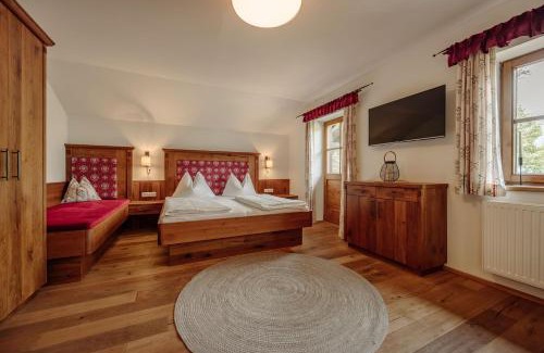 Sankt Veit im Pongau Ski Chalet | Pet Friendly Chalet Hinterweiding Gut with Kitchen Access