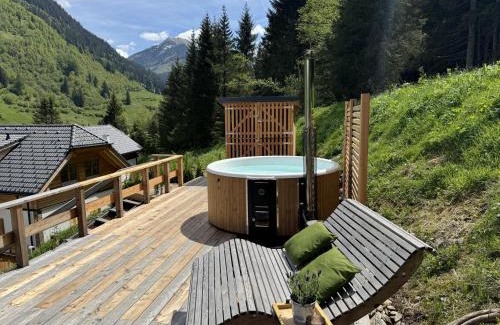 Donnersbachwald Ski Chalet | Unforgettable Retreat at Chalet Hirschblick - 4 Star Haven