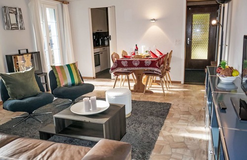 Grindelwald Apartment | Experience Chalet Hobelbank: Pet Friendly with Lake Views