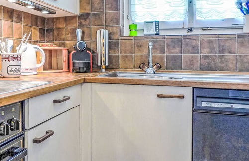 Grindelwald Apartment | Experience Chalet Hobelbank: Pet Friendly with Lake Views