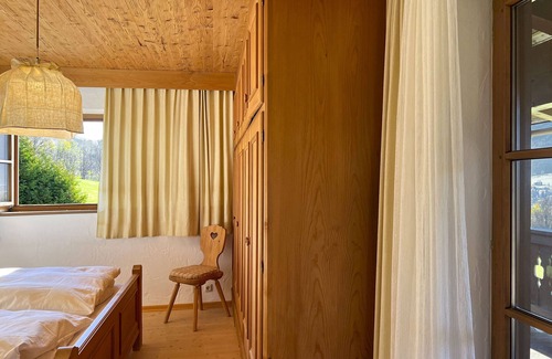 Kitzbuehel House | Prime Location Chalet Horn - Family-Friendly Retreat
