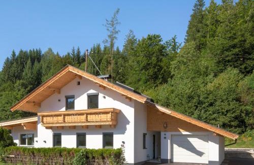 Fieberbrunn House | Chalet Hornblick: Family-Friendly Retreat with Pet Amenities