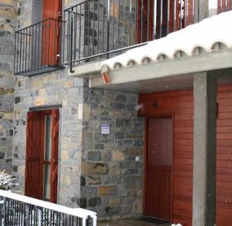 Gavin House | Pet-Friendly Retreat at Casa Rural Biescas in the Pyrenees