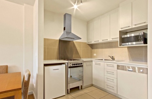 Hotham Heights Apartment | Cozy Chalet Hotham 20: Perfect Retreat for Couples & Families