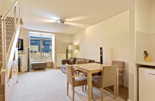 Hotham Heights Apartment | Cozy Chalet Hotham 20: Perfect Retreat for Couples & Families