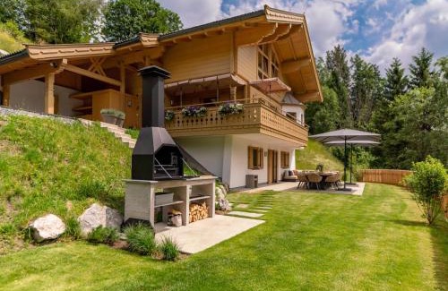 Viehhofen Ski Chalet | Experience Chalet Huski Viehhofen: 4-Star Family Retreat