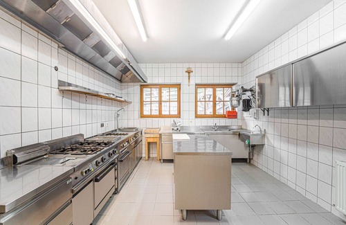 Neustift Im Stubaital Cottage | Cozy Alpine Hut in Stubaital with Spa and Pet-Friendly Amenities