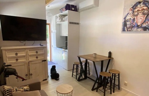 Villetelle Cabin | Chalet Idéal Pour Petite Famille ou Amoureux à 20 Minutes de la mer