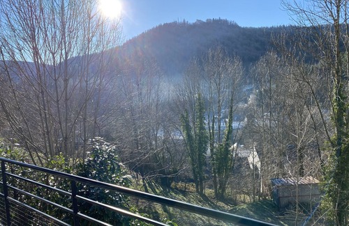 La Bourboule House | Ideal Chalet Steps from Downtown LA Bourboule - Family-Friendly