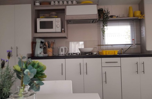 IJmuiden Ski Chalet | Relax at Chalet IJmuiden aan Zee, Steps from the Shore