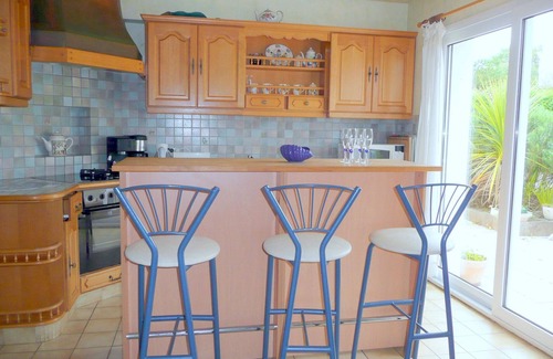 Landeda House | Pet-Friendly Cottage with Ocean View in Landeda