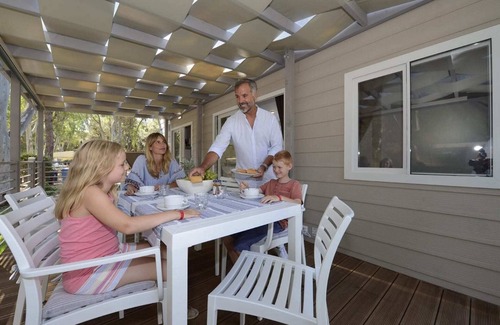 Baia Domizia Ski Chalet | Relax at Belvilla by OYO Baia Domizia Villaggio Camping
