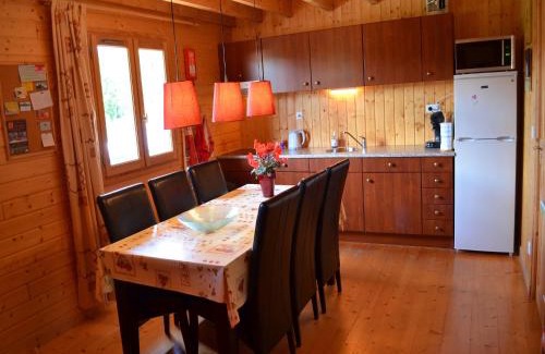 Plantades Ski Chalet | Chalet in Beaulieu near Lake & Castle