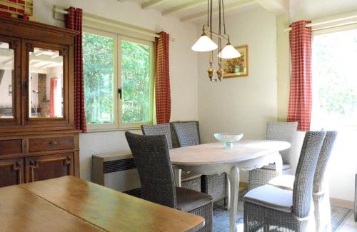 Gembes Ski Chalet | Pet-Friendly Chalet Retreat in Bi vre by the Forest