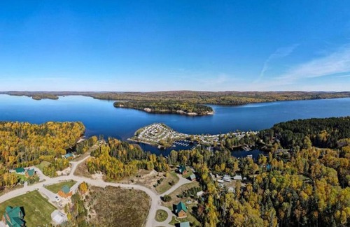 Saint-Michel-des-Saints Ski Chalet | Cozy Chalet in St-Michel-des-Saints, Quebec - Pet Friendly