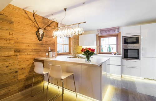 Ellmau Ski Chalet | Cozy Holiday Home in Ellmau Steps from the Ski Lift