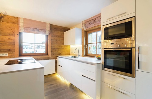 Ellmau Ski Chalet | Cozy Holiday Home in Ellmau Steps from the Ski Lift