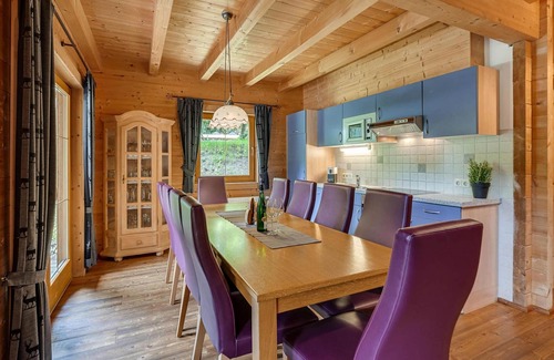 Fuegen Ski Chalet | Guest Rated: Chalets Almdorf Zillertal in Fügen