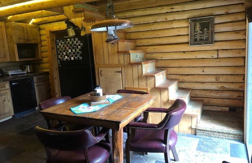 Island Park Cabin | Forest Chalet: Family-Friendly Retreat with Breakfast Included