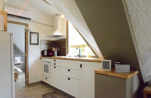 Gesves Ski Chalet | Cozy Chalet in Gesves with Rooftop Terrace and Garden