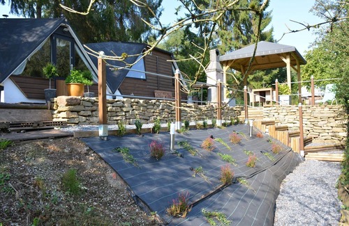 Gesves Ski Chalet | Cozy Chalet in Gesves with Rooftop Terrace and Garden