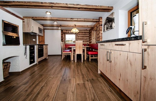 Schonbach House | Cozy Hut with Sauna and Breathtaking Views Awaiting You
