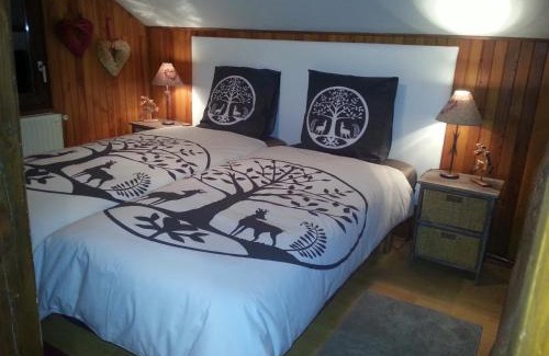 Hommert Ski Chalet | Charming Chalet with Scenic Views in Hommert for Families