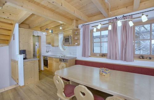 Wald im Pinzgau Ski Chalet | Chalet in Königsleiten near Ski Bus & Pool