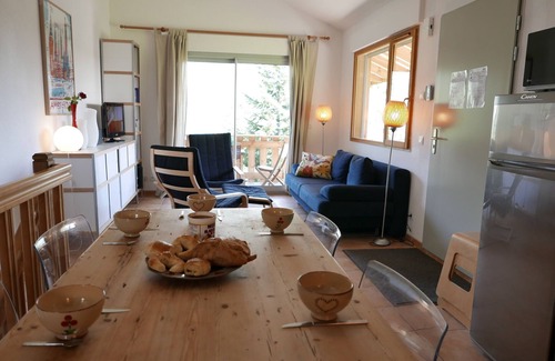 Villarodin-Bourget Ski Chalet | Inviting Chalet in La Norma with Family-Friendly Amenities