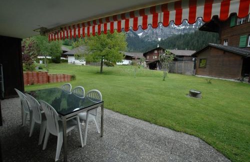 Lenk Apartment | Cozy Apartment in Lenk: Pet and Child Friendly Retreat