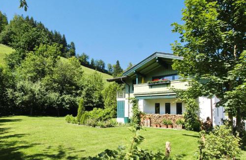 Itter House | Pet-Friendly Holiday Home in Itter - Rated 9.2/10 by Guests