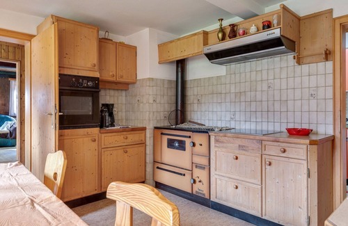 Matrei in Osttirol House | Cozy Holiday House in East Tyrol Near Ski Area & Kitchen