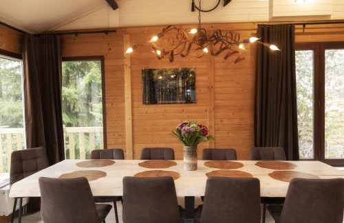 The Ardennes Ski Chalet | Inviting Chalet in Odeigne with Jacuzzi & Family-Friendly Amenities
