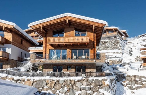 Schonbach Ski Chalet | Inviting Chalet Steps from Wildkogel Ski Arena with Pool