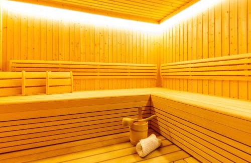 Lengdorf House | Cozy Holiday Home in Niedernsill with Relaxing Sauna