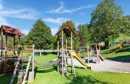 Wildschoenau Apartment | Cozy Apartment in Scenic Oberau with Infrared Sauna & Hot Tub