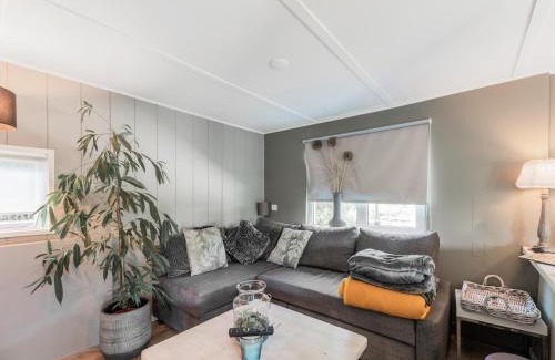 Reutum House | Inviting Wooden Chalet with Pool and Garden in Reutum