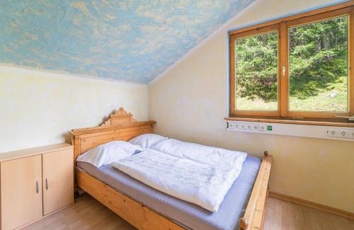 Neustift Im Stubaital House | Cozy Alpine Hut in Stubaital with Sauna & Pet-Friendly Stay