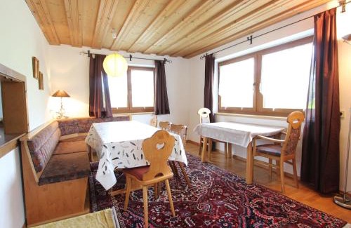 Sankt Johann in Tirol House | Inviting Holiday Home Steps from the Ski Area, Pet Friendly