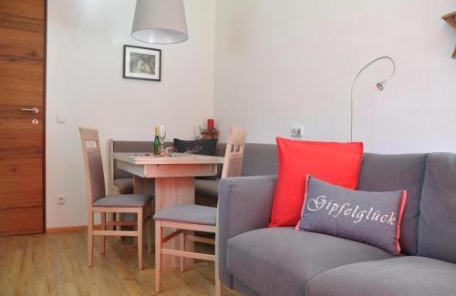 Steeg Apartment | Cozy Apartment in Steeg for Nature Lovers and Families