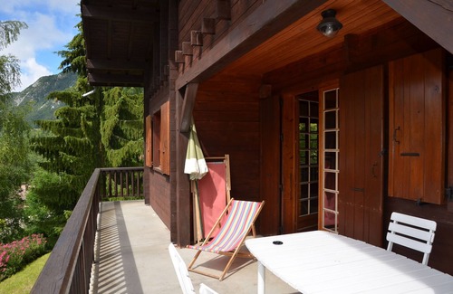 Thones Ski Chalet | Chalet in Thônes: Family-Friendly Retreat with Spa & Kitchen
